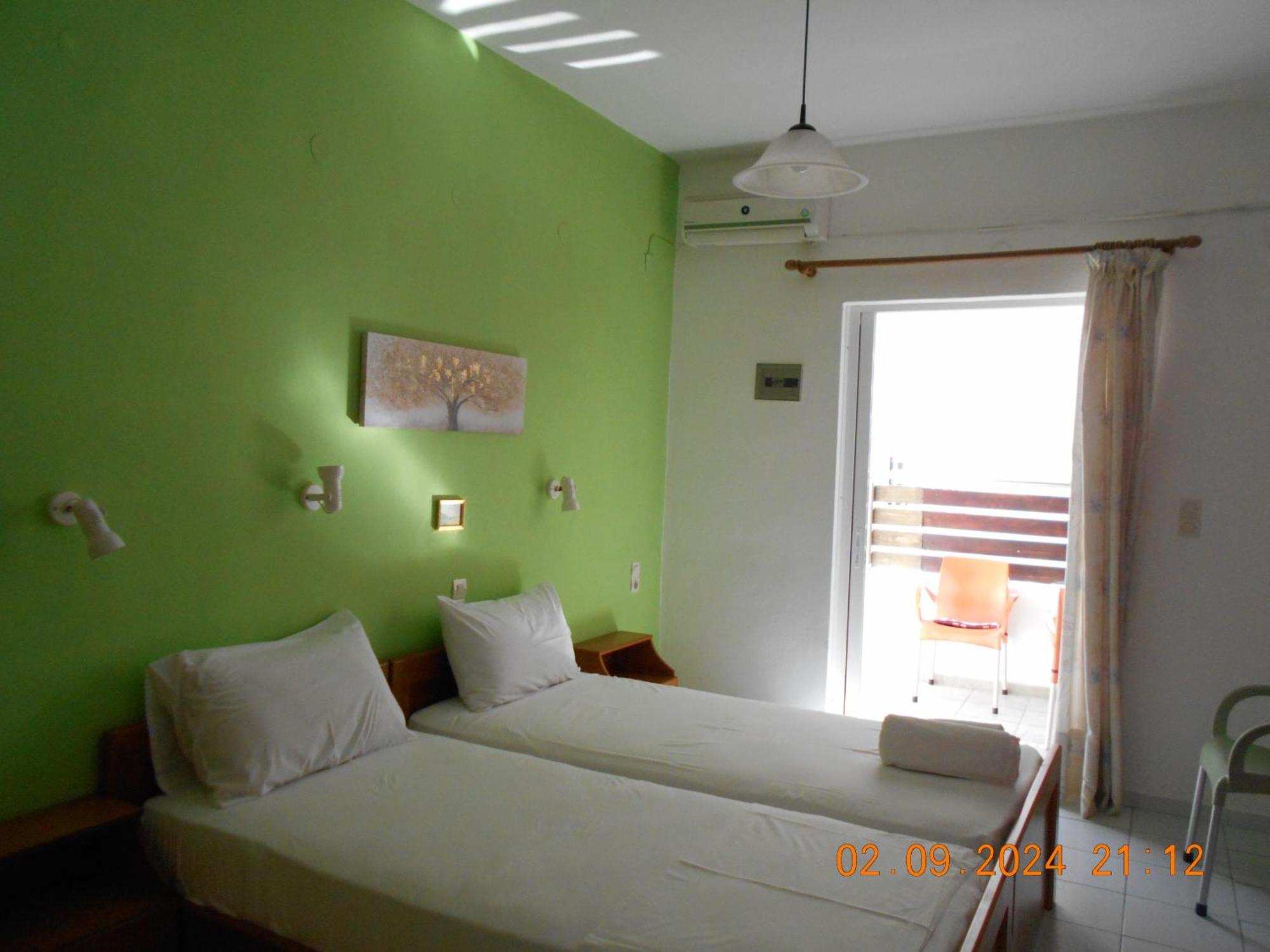 Garifalia Apartment Kalamaki (Heraklion)
